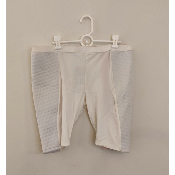 Under Armor New Women's Slider Shorts White Padded Size XXL Light Compression - Picture 1 of 9